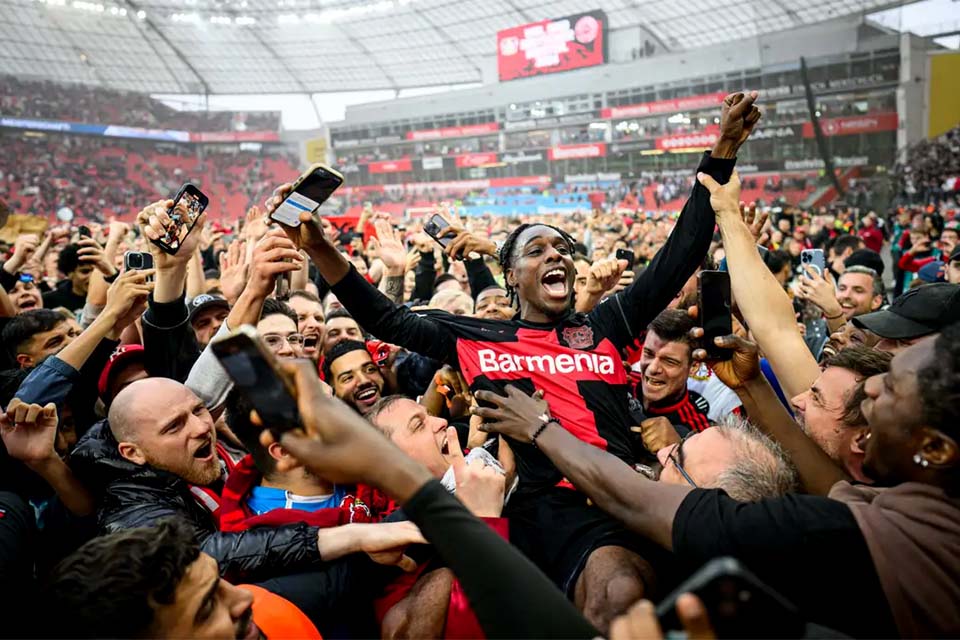 Bayer Leverkusen fatura título inédito do Campeonato Alemão