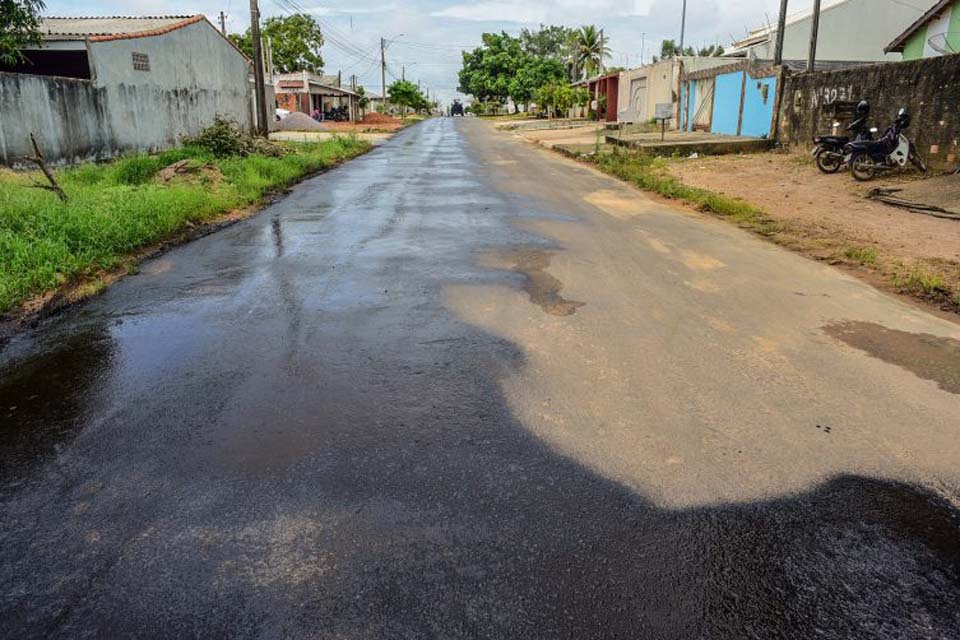 Prefeitura recapeia trecho da rua São Paulo; serão recuperados cerca de 2 quilômetros da via