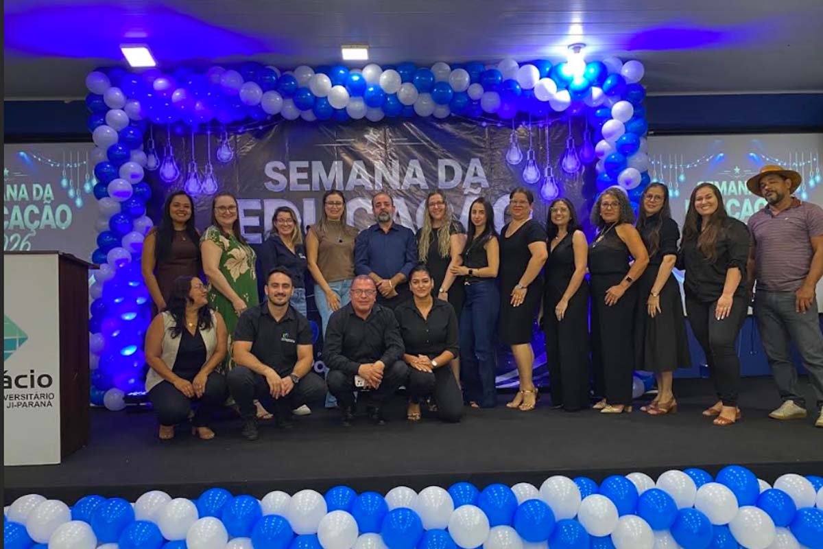 Secretaria Municipal de Educação homenageia professores Destaque no Saero 2025