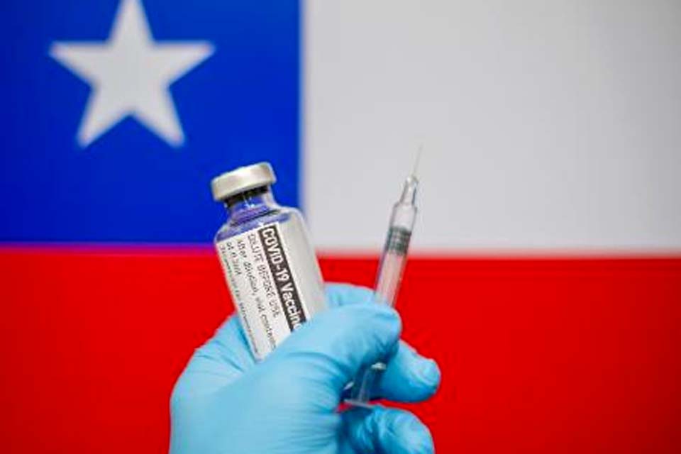 Chile começa a vacinar crianças entre 6 e 12 anos contra a Covid-19 com CoronaVac