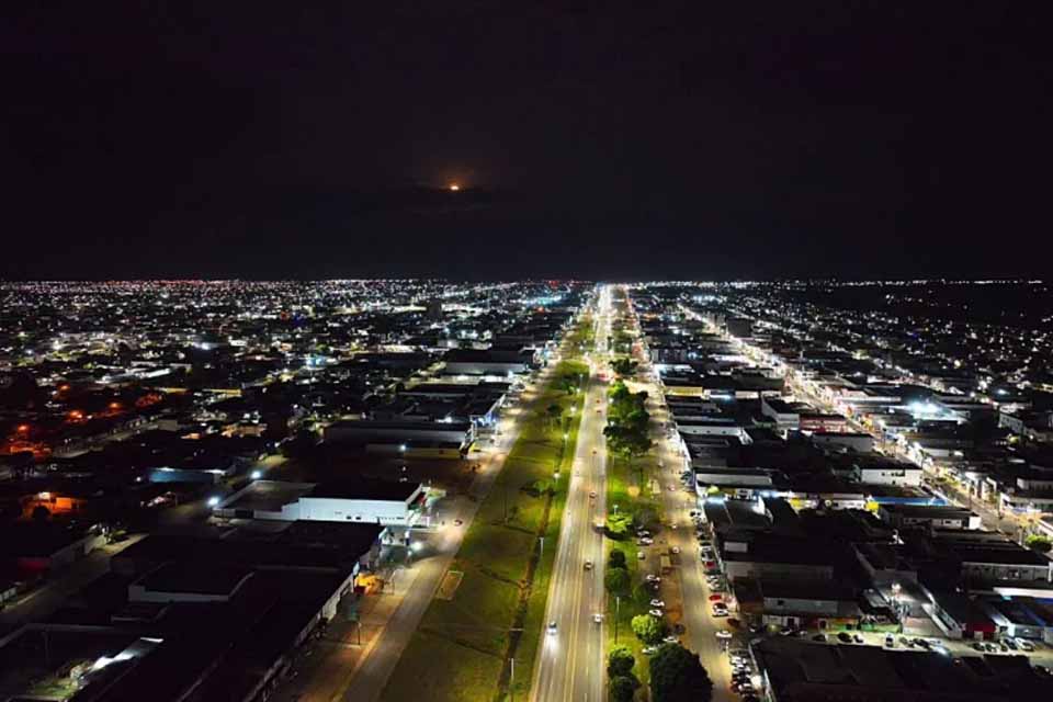 Modernização da iluminação pública: mais três bairros de Vilhena recebem 100% de iluminação em LED