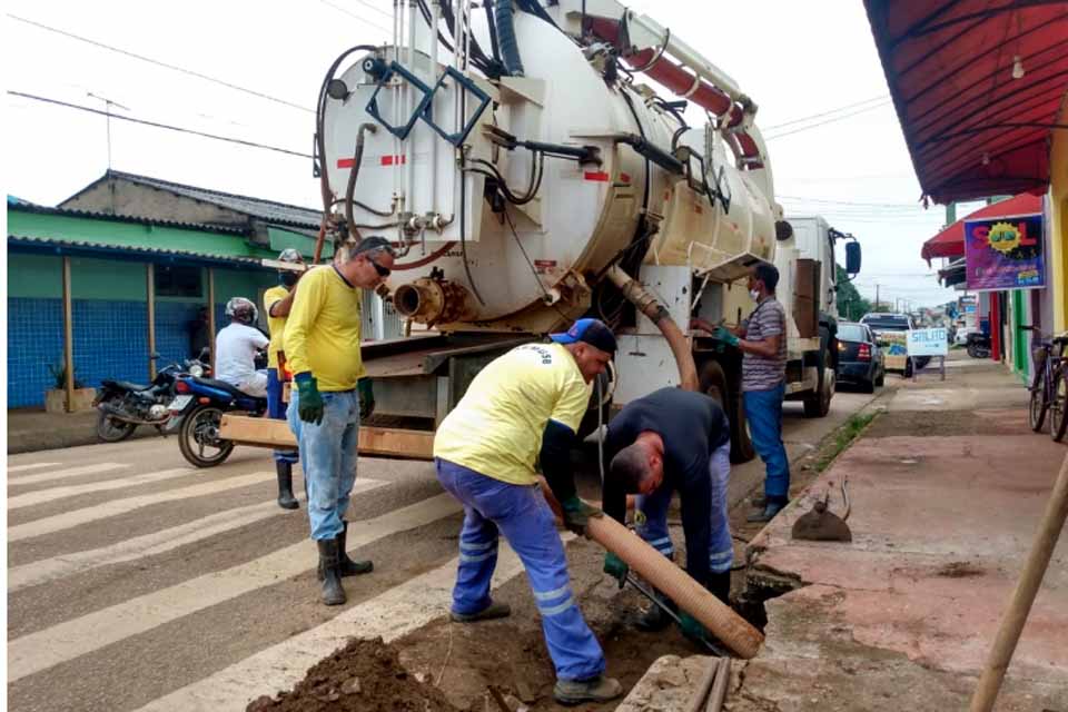 Hidrojato reforça limpeza da drenagem para prevenir alagamentos em Porto Velho durante o período de chuvas intensas
