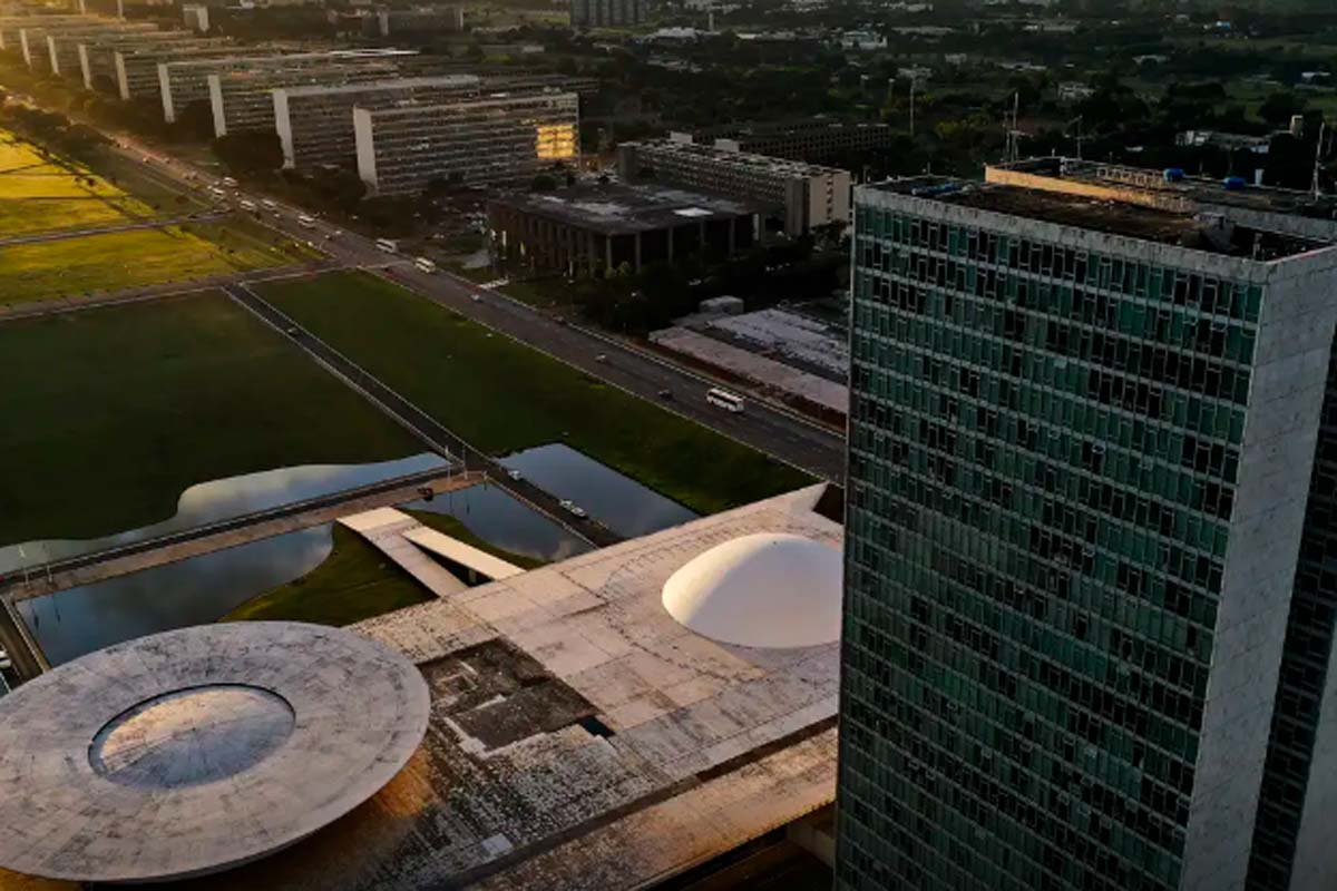 Eleições 2026: saiba quais são as atribuições de senadores e deputados