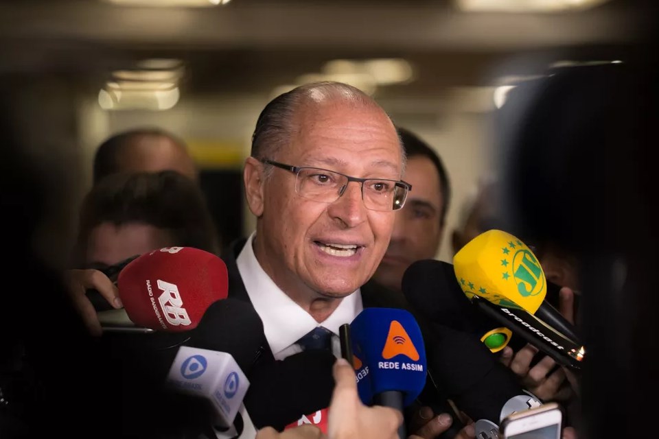 Alckmin é indiciado por suspeita de lavagem de dinheiro, caixa 2 e corrupção