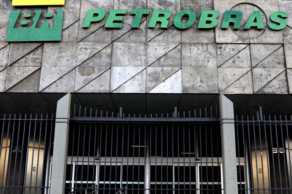 Governo indica novos candidatos para conselhos da Petrobras
