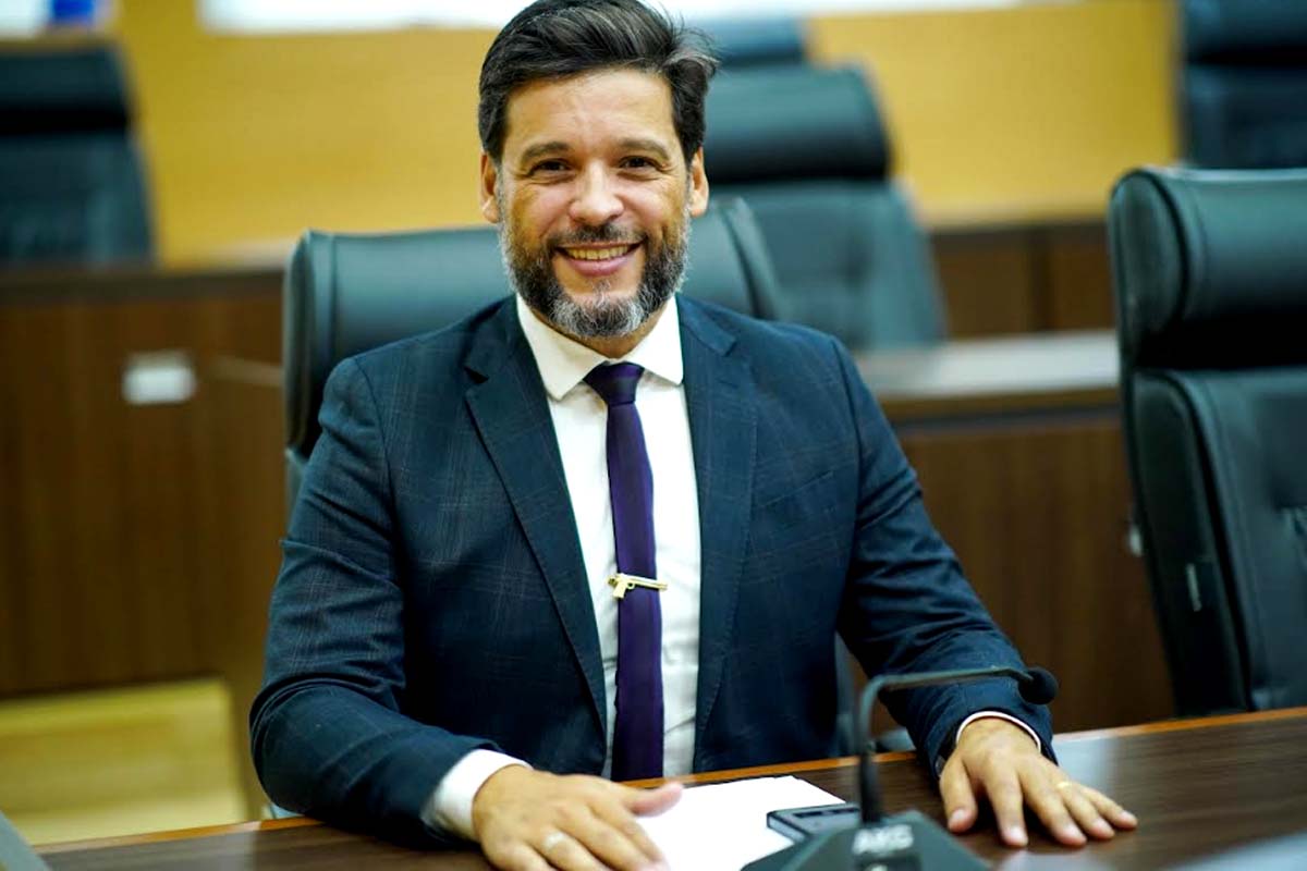 Delegado Camargo cobra implantação do Programa Escola Segura e Cidadã em escola de Jaru