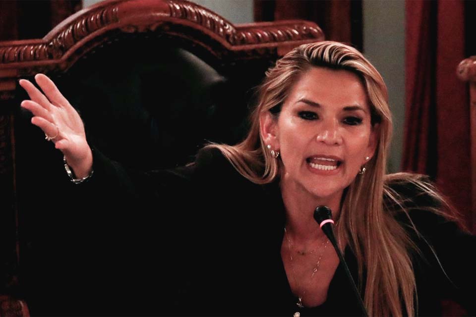 Tribunal Constitucional da Bolívia prorroga governo interino até maio