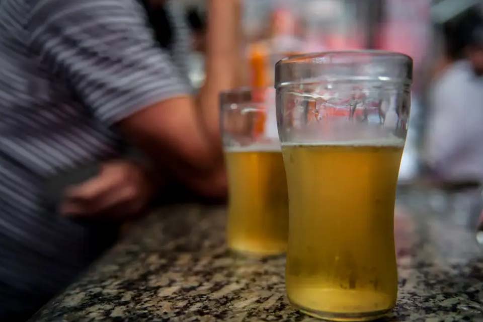 Bar dos EUA oferece cerveja grátis por denúncia de imigrantes ilegais
