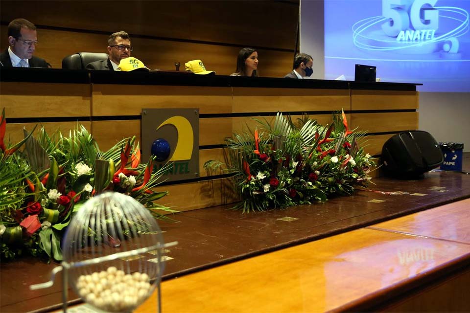 Claro, Vivo e TIM arrematam faixa de 3,5 GHz do leilão do 5G