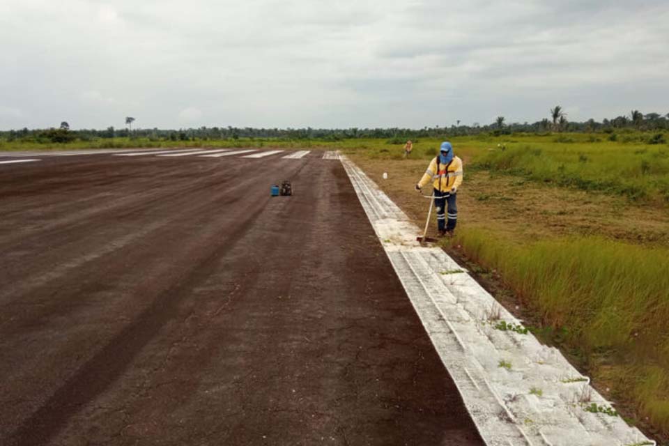 DER executa obras de manutenção no aeroporto do município