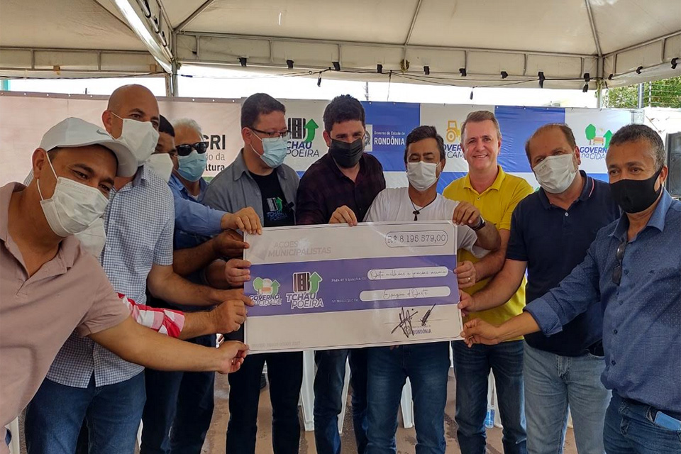 Em Espigão do Oeste, Luizinho Goebel prestigia lançamento do Projeto 