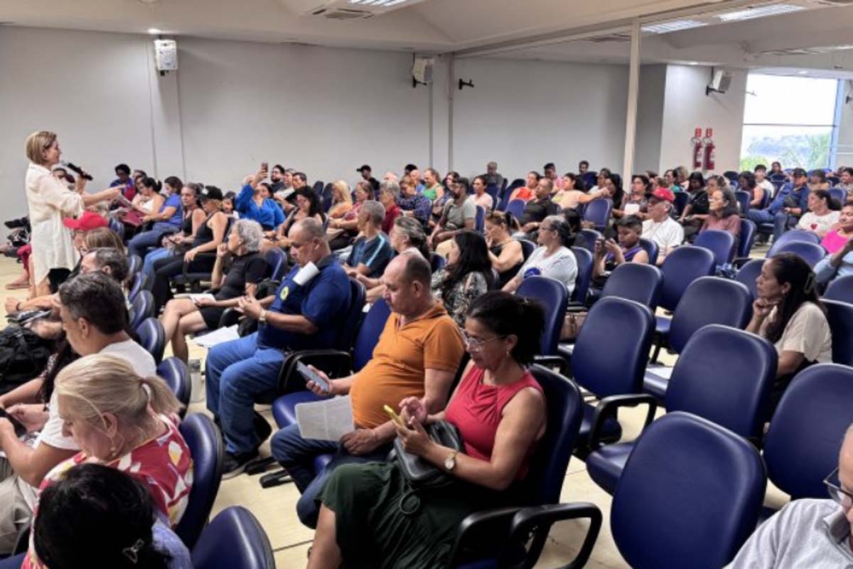 Assembleia debate propostas da Prefeitura e possibilidade de greve; encontro definiu os próximos passos para a categoria