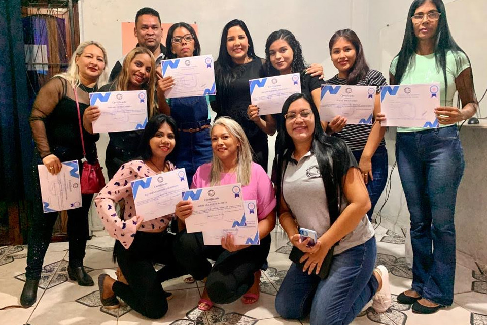 Deputada Federal eleita Cristiane Lopes participa de entrega de certificados de cursos profissionalizantes em Porto Velho