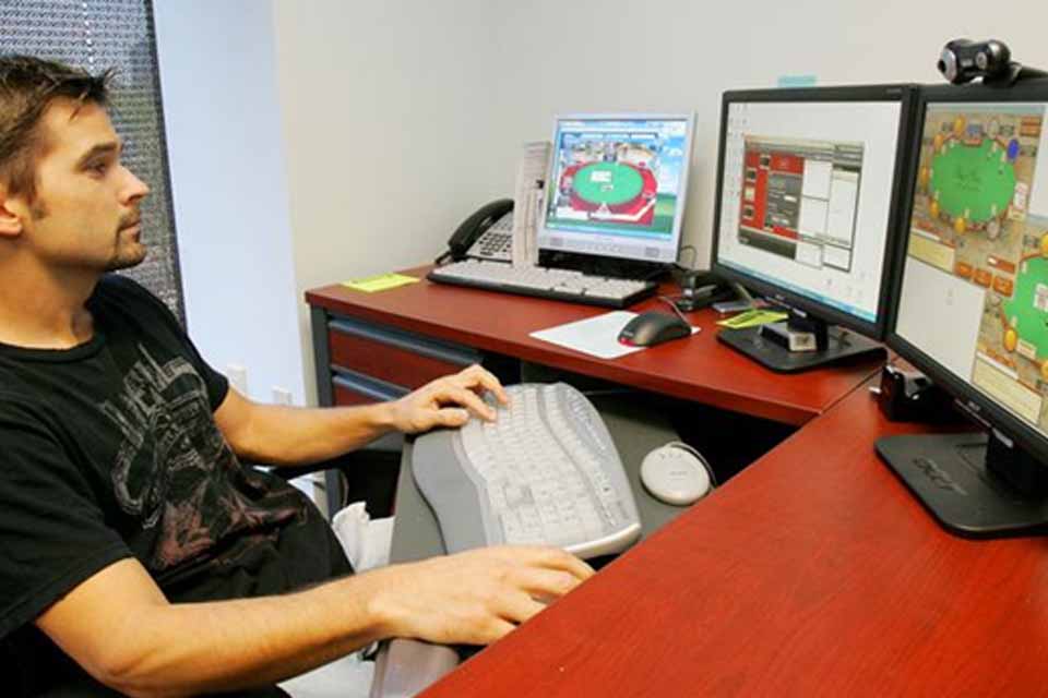 O crescimento do poker online