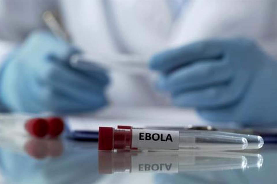 Em meio a surto de ebola, Uganda registra 23 mortes
