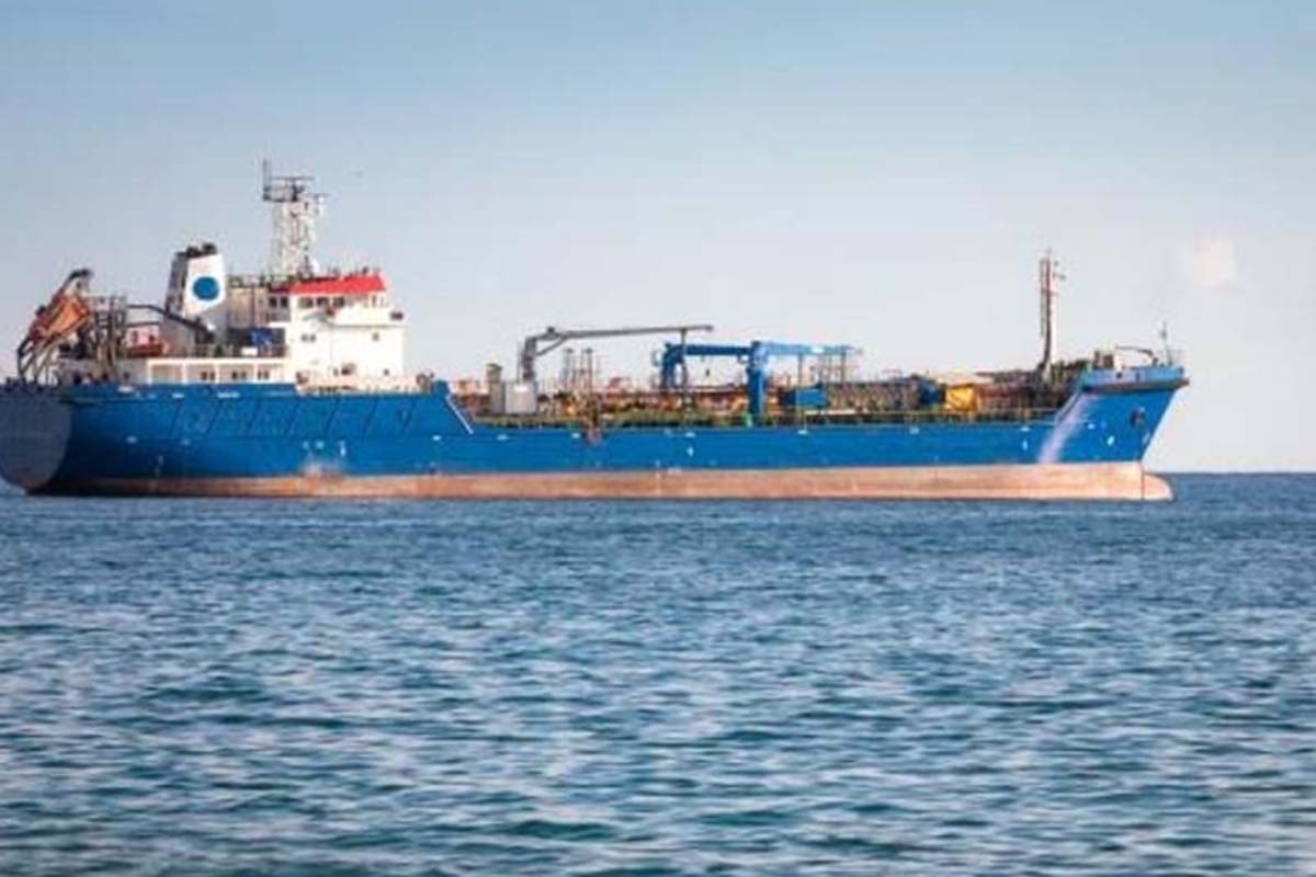 Irã autoriza navios com bens essenciais pelo Estreito de Ormuz em meio a bloqueio