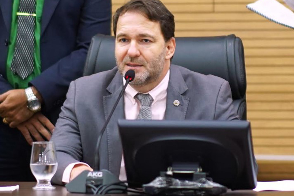 Projeto de lei do deputado Alex Redano garantirá vacinação domiciliar aos idosos e pessoas com deficiência