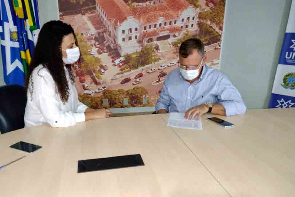 Reitoria da UNIR recebe líder da bancada Lúcio Mosquini e discute repasses de emendas