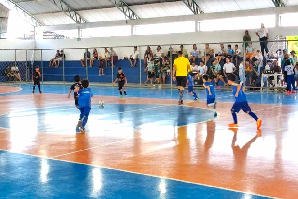 Prefeitura de Jaru abre inscrições para a Escolinha de Futsal