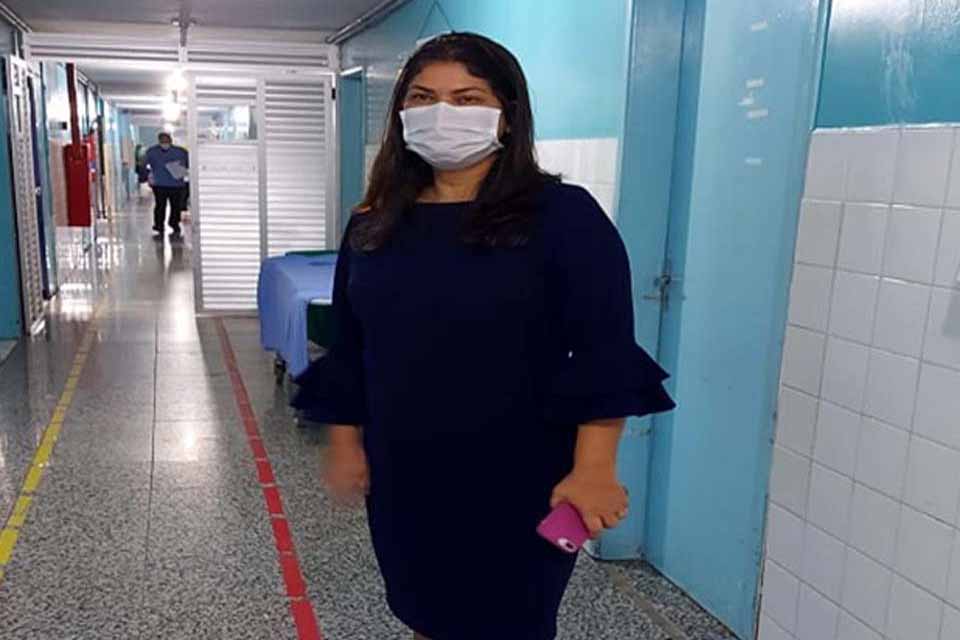Deputada Cassia Muleta visita Hospital de Base para fiscalizar denúncias acerca da falta de aliementação de pacientes e funcionários