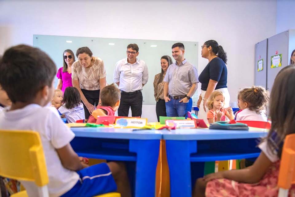 Prefeitura realiza a entrega de mais duas salas de aula e playground na Escola Elza Maria Fabris