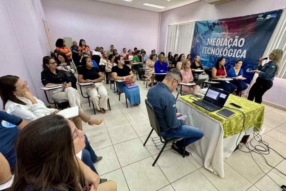 Atualização em recursos e tecnologias digitais reúne coordenadores e supervisores da Mediação Tecnológica