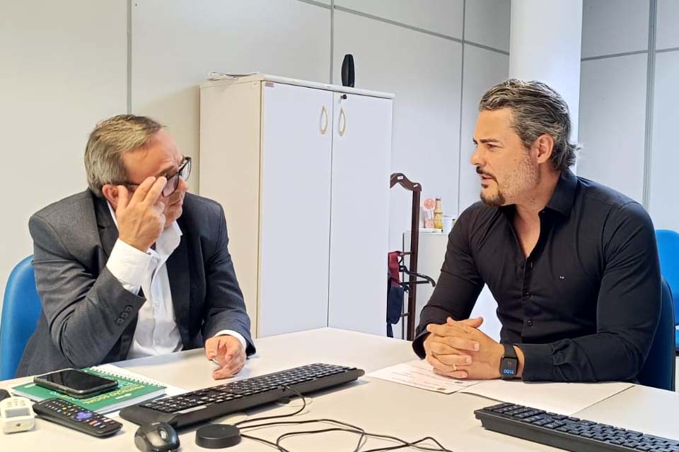 Deputado Thiago Flores solicita ampliação dos serviços do PREVBARCO para atender populações ribeirinhas de Rondônia 