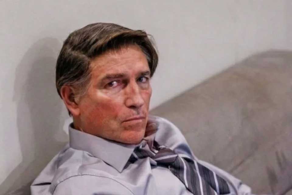 Ator que viverá Bolsonaro em filme envia mensagem de Natal ao ex-presidente