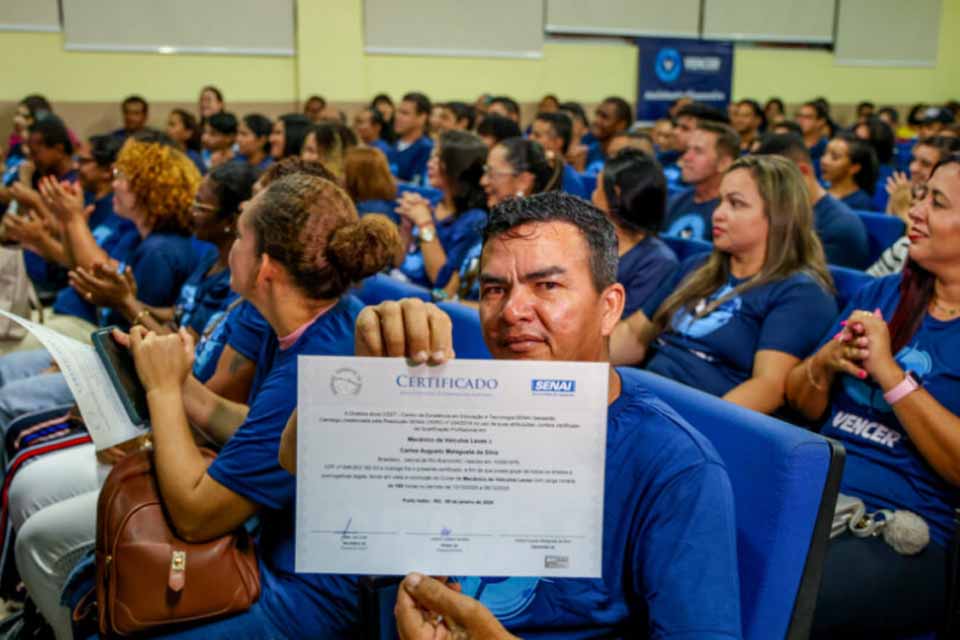 Mais uma remessa de kits profissionais do programa Vencer é entregue pelo governo de RO para 126 concluintes