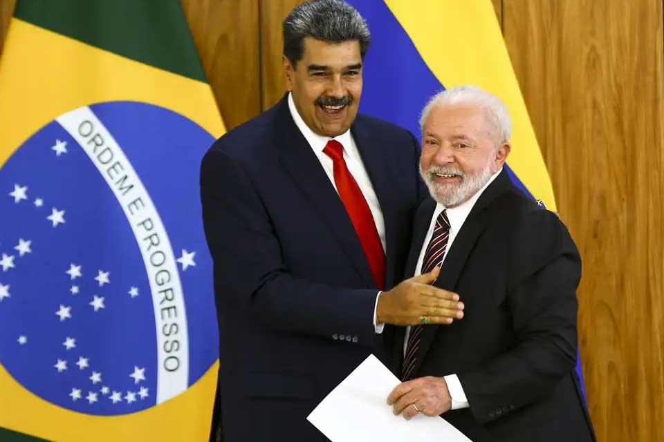 Lula volta a defender a Venezuela e critica interferência estrangeira após ofensiva dos EUA