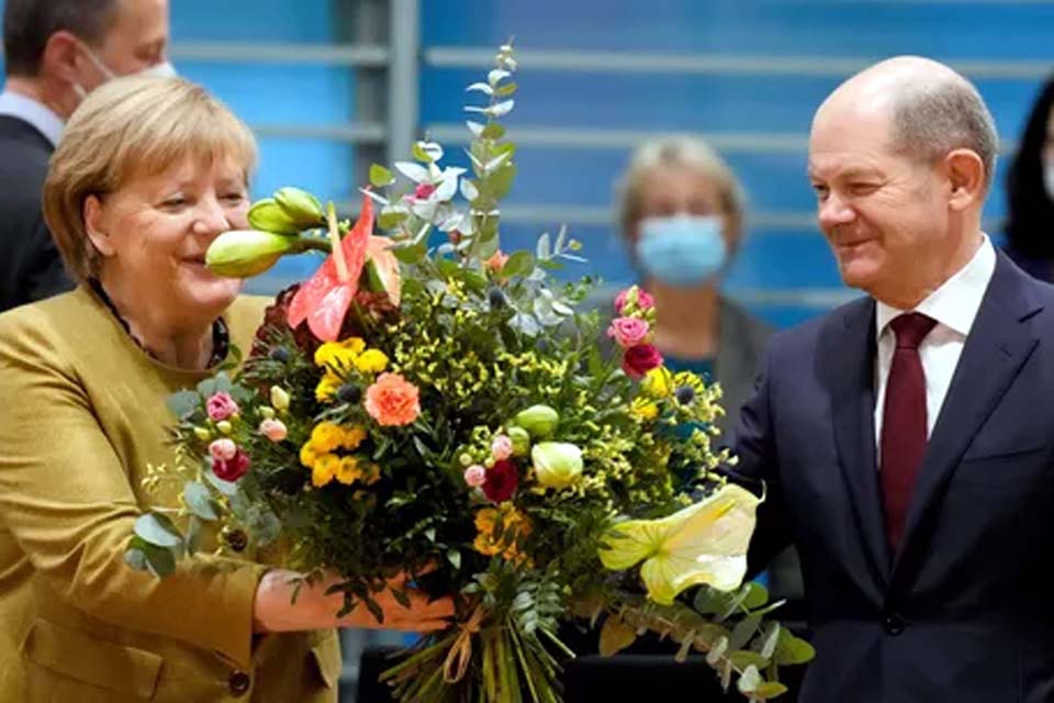 'Coalizão semáforo' chega a acordo na Alemanha para Olaf Scholz substituir Merkel