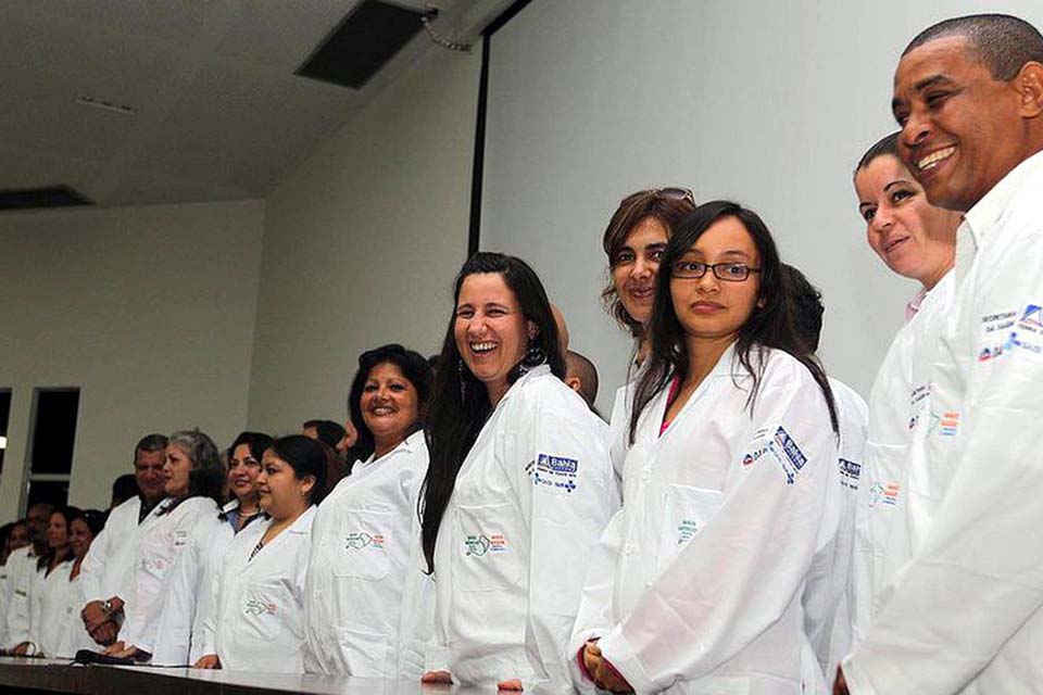 Rio quer contratar 5 mil profissionais de saúde temporariamente