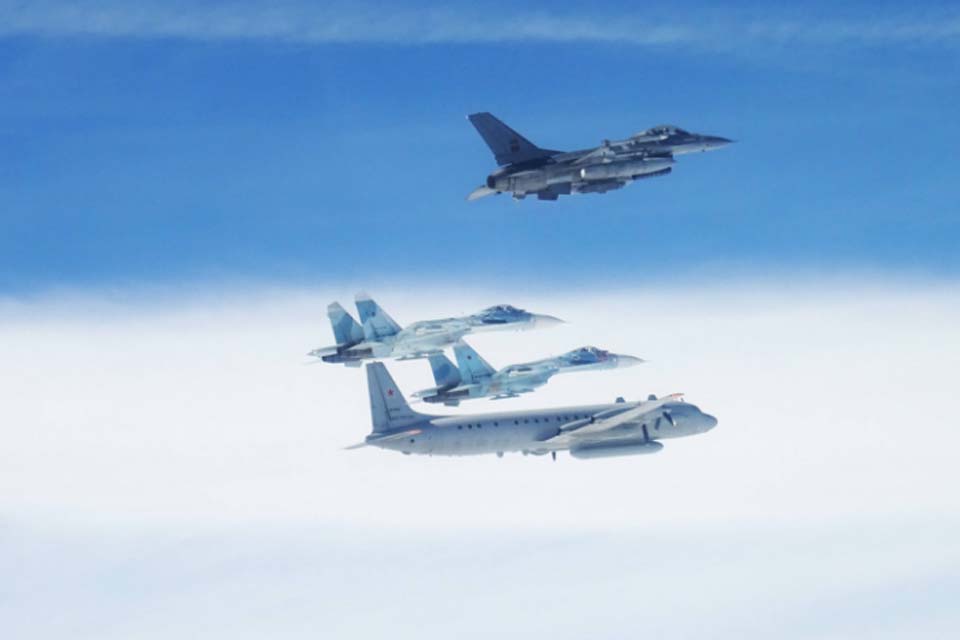 EUA enviam bombardeiros à costa da Venezuela pela 4ª vez