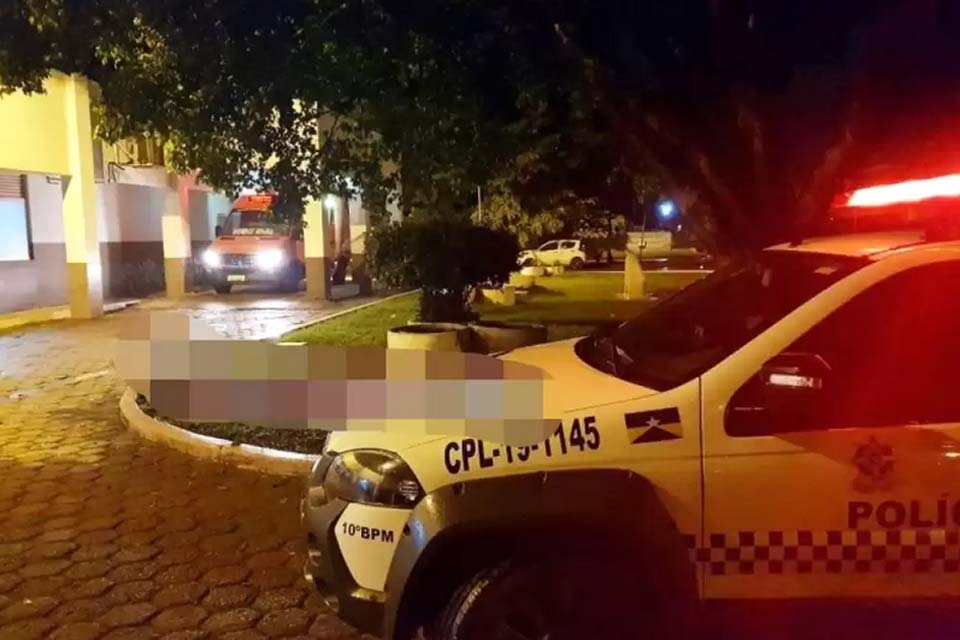 Mulher é atacada com golpes de faca por causa de ciúmes