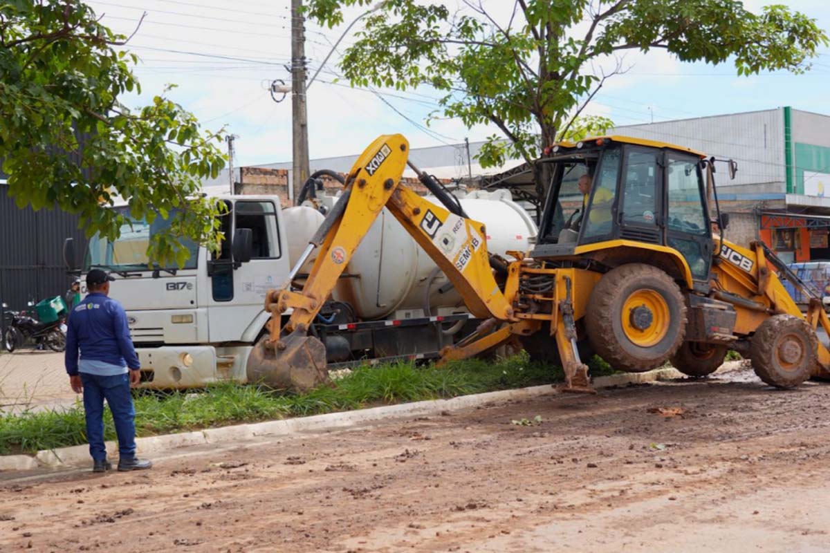 Ação com hidrojato reforça o combate aos alagamentos na avenida Rio de Janeiro