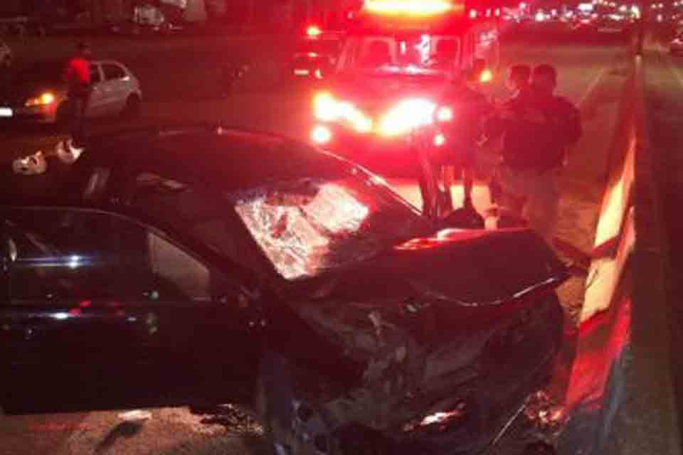 Motorista e dois passageiros ficam em estado grave após acidente na BR-364 