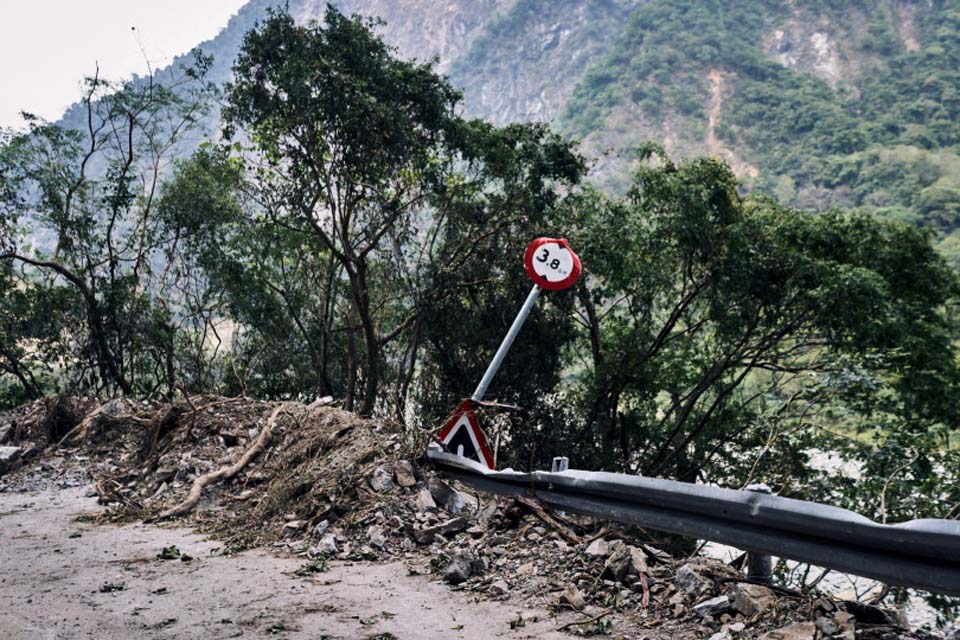 Número de mortos por terremoto há uma semana em Taiwan aumenta para 16