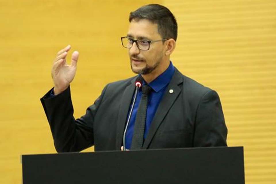 Em resposta ao deputado Anderson, Sesau esclarece esforço redobrado na expansão de leitos de UTIs para Covid, mas afirma que o grande empecilho é a falta de médicos