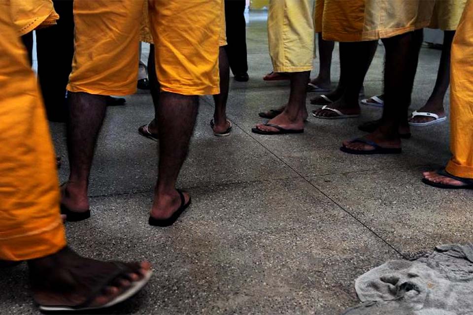 Contra coronavírus, CNJ recomenda revisão de prisões provisórias