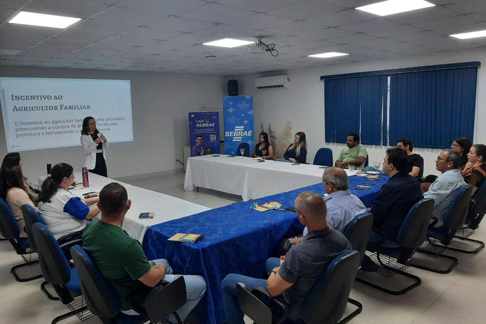 Programa Cidade Empreendedora: Sebrae Cacoal apresenta iniciativa em reunião com representantes da prefeitura