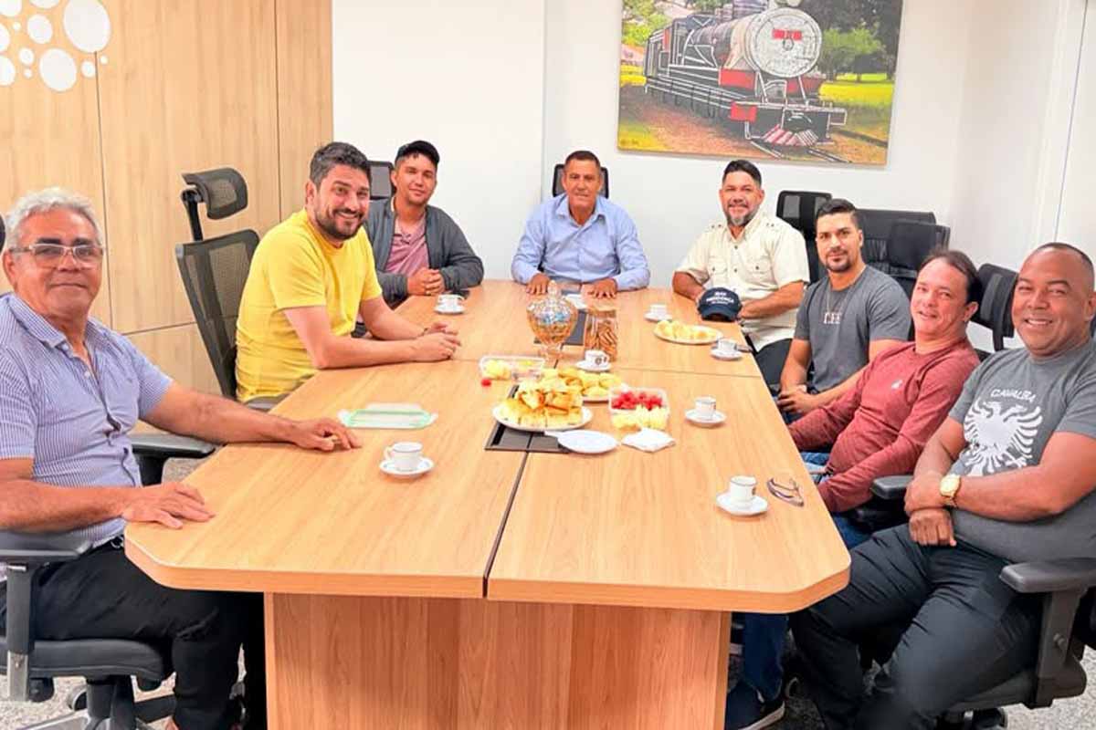 Deputado Jean Mendonça articula ações para Candeias do Jamari e Porto Velho