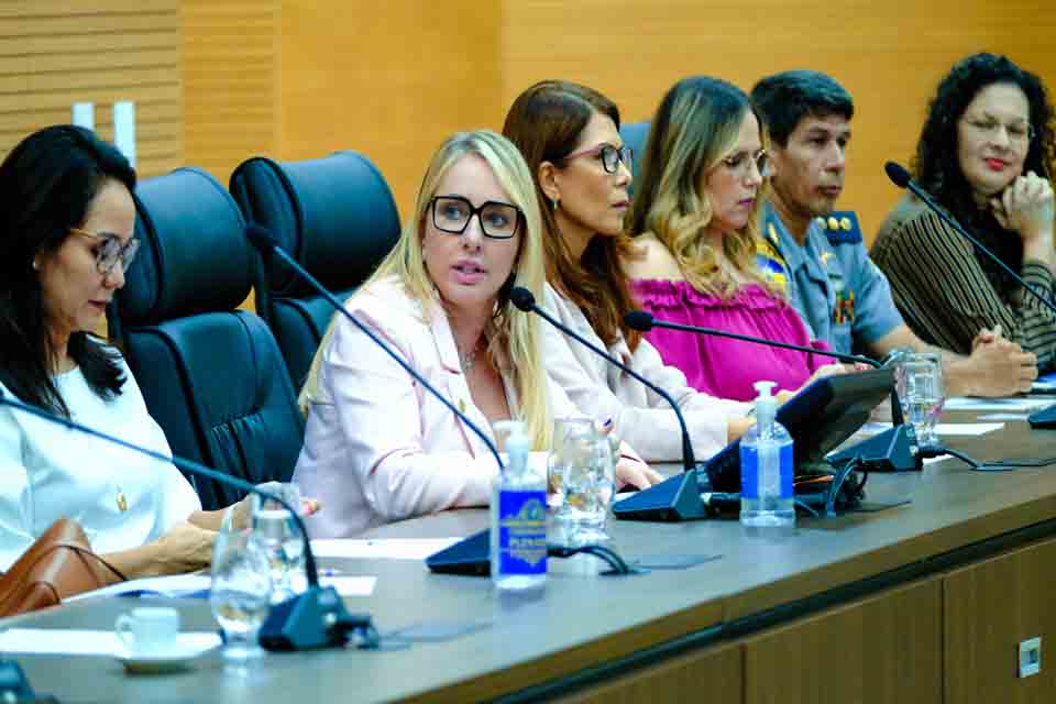 Audiência proposta por Ieda Chaves encaminha estratégias de políticas públicas às mulheres vulneráveis