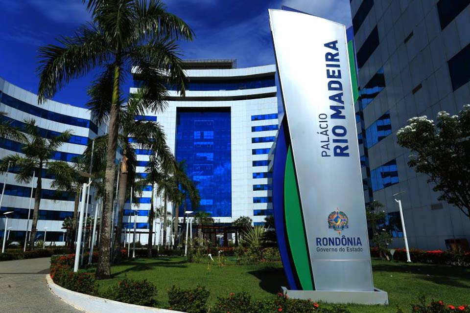 Governo de Rondônia injeta cerca de R$ 224 milhões na economia com pagamento da primeira parcela do 13º salário