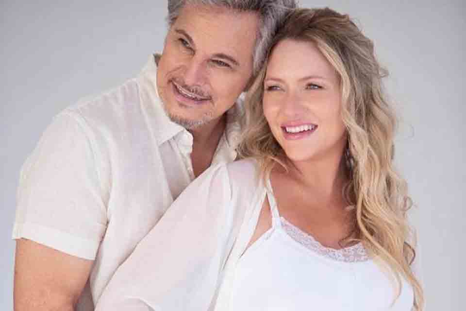 Edson Celulari se declara para esposa: Karin, que alegria estar ao seu lado