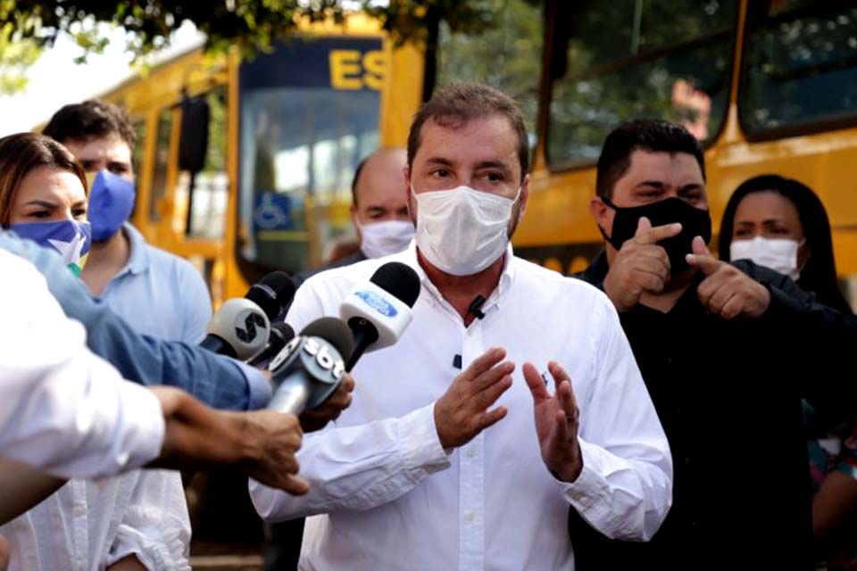 Prefeito Hildon Chaves apresenta 146 ônibus para o transporte escolar da Zona Rural  