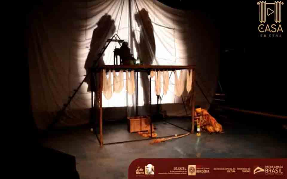 Casa em Cena: sem diálogos, espetáculo aborda abusos de meninas e mulheres na Amazônia de forma intensa e sensível 