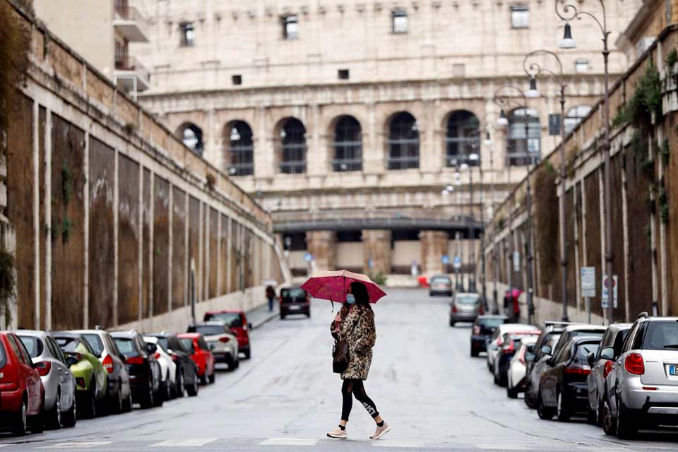 Itália fecha boates em meio a aumento de covid-19 entre jovens