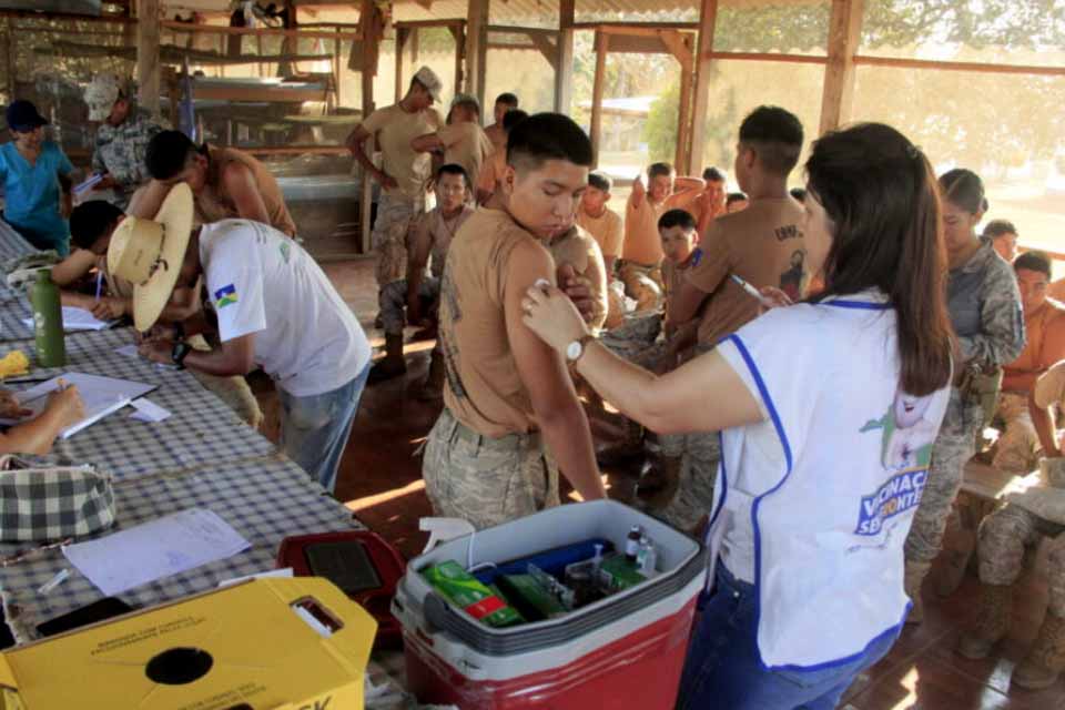 Vacinação Sem Fronteira percorre quase mil quilômetros para levar imunização a comunidades do Brasil e Bolívia