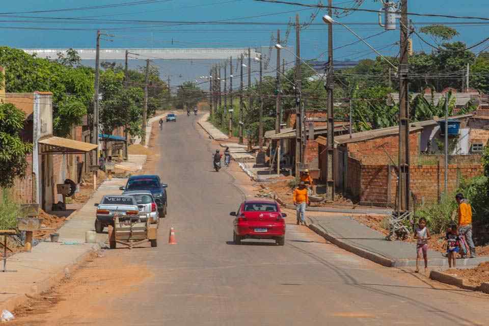 Trabalhos na rua Cascalheira estão na fase final; rua conta com 1,1 quilômetro de pavimentação e execução das calçadas