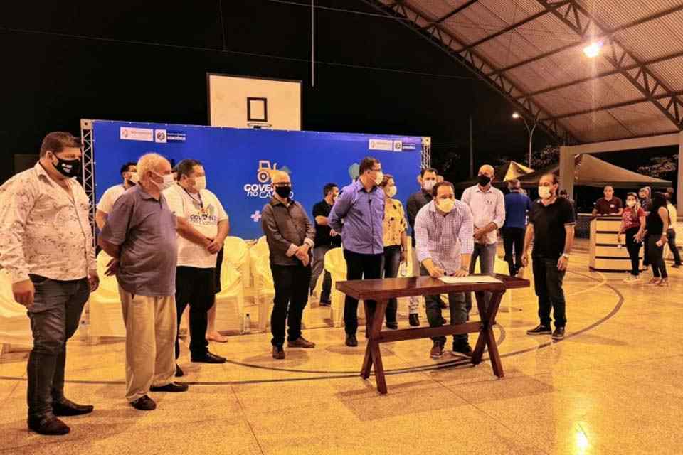 Presidente da ALE-RO Alex Redano destaca apoio do Governo aos municípios, durante lançamento de obras em São Francisco